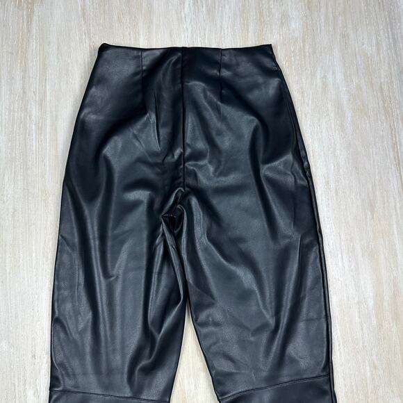 NWT Fabletics Black Vegan Leather Legging Pull On Sleek Activewear Pants Small - Picture 12 of 15